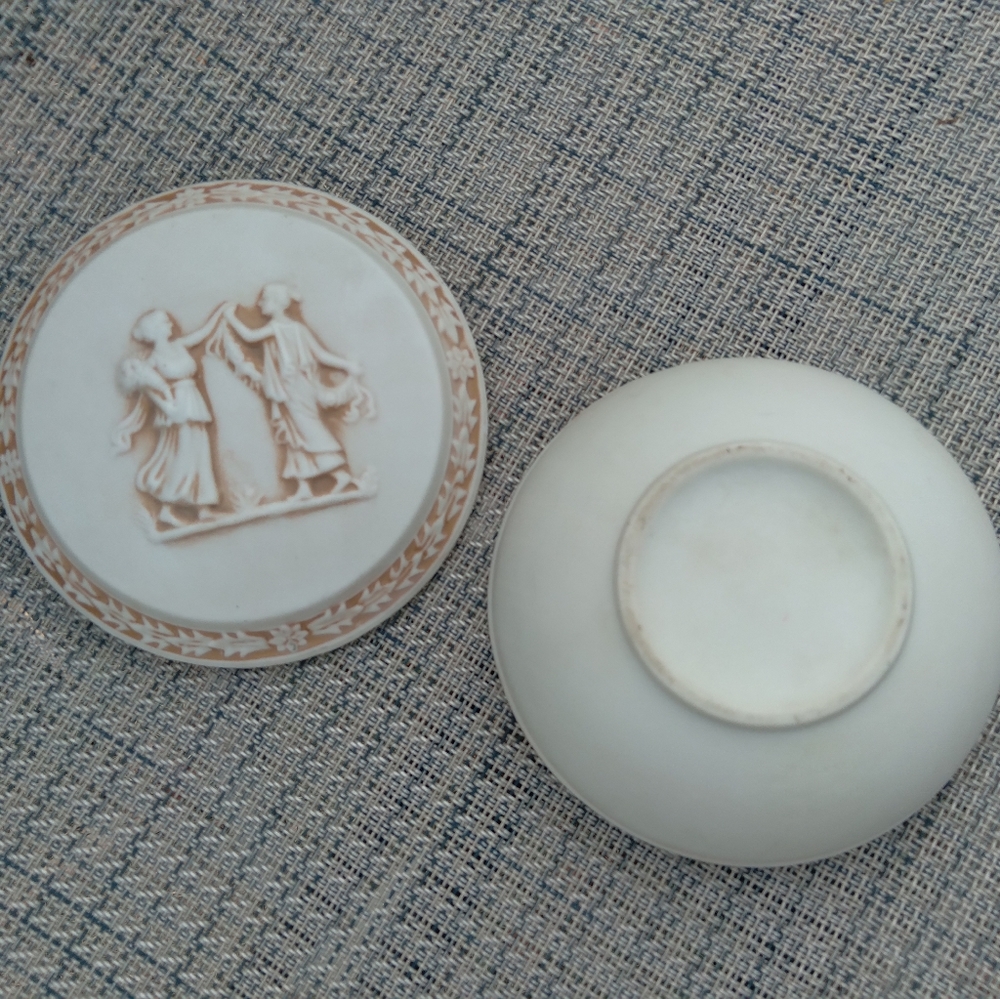 Vintage Bisque Porcelain Trinket / Jewelry Dish - Picture 6 of 7